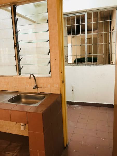 Condominium for Sale at Desaria Villa - Bryan Cho - Kitchen - PropertyGuru.com.my