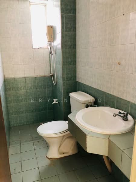 Condominium for Sale at Desaria Villa - Bryan Cho - Bathroom - PropertyGuru.com.my
