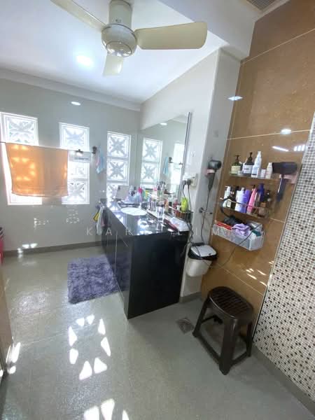 Semi-Detached House for Sale in Taman Sutera Utama (Skudai) - Karl Lim - Bathroom - PropertyGuru.com.my