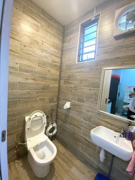 Semi-Detached House for Sale in Taman Sutera Utama (Skudai) - Karl Lim - Bathroom - PropertyGuru.com.my