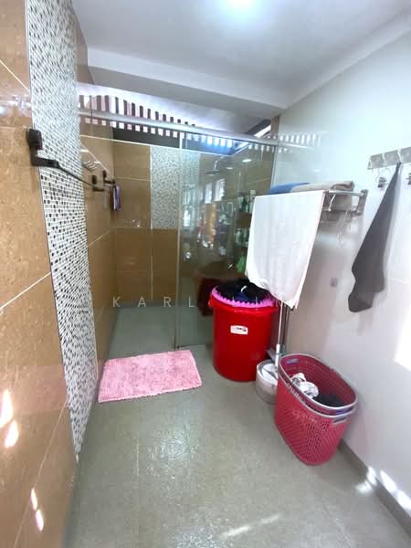Semi-Detached House for Sale in Taman Sutera Utama (Skudai) - Karl Lim - Bathroom - PropertyGuru.com.my
