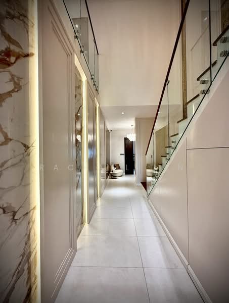 Jesselton Courtyard Villas untuk Untuk Dijual - RM 2,900,000, Apr 2026 - Corridor - PropertyGuru.com.my