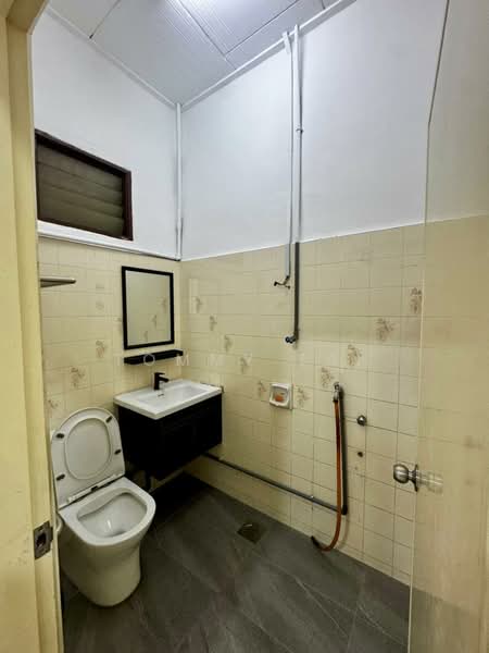 1-storey Terraced House for Sale in Taman Daya (Johor Bahru) - Tommy Tai - Bathroom - PropertyGuru.com.my