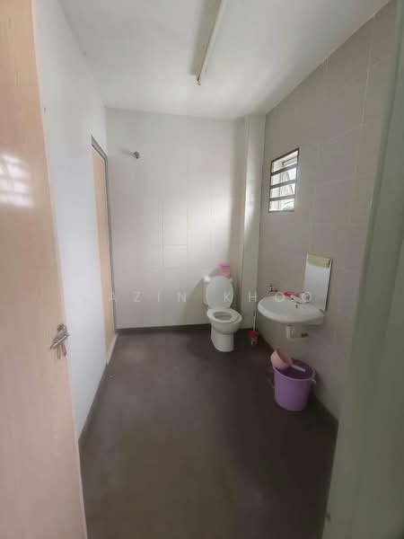 2-storey Terraced House for Sale in Menglembu (Perak) - Qazin Khoo - Bathroom - PropertyGuru.com.my