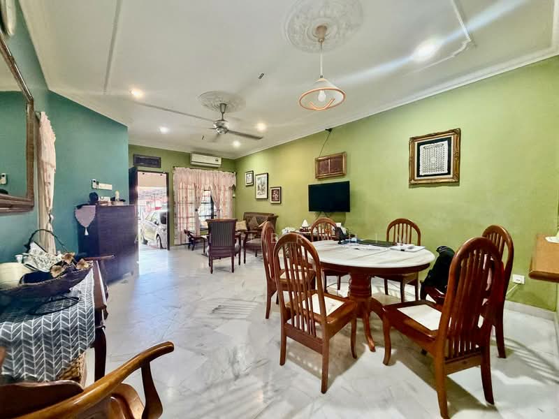 Desa Damai untuk Untuk Dijual - RM 480,000, Apr 2026 - Living Room - PropertyGuru.com.my