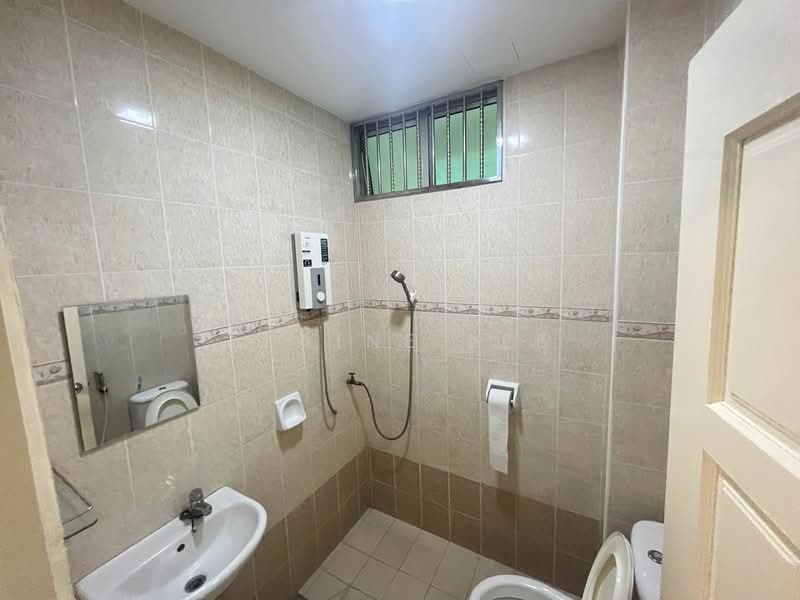 Semi-Detached House for Rent in Bayan Lepas (Penang) - Elaine Lee - Bathroom - PropertyGuru.com.my