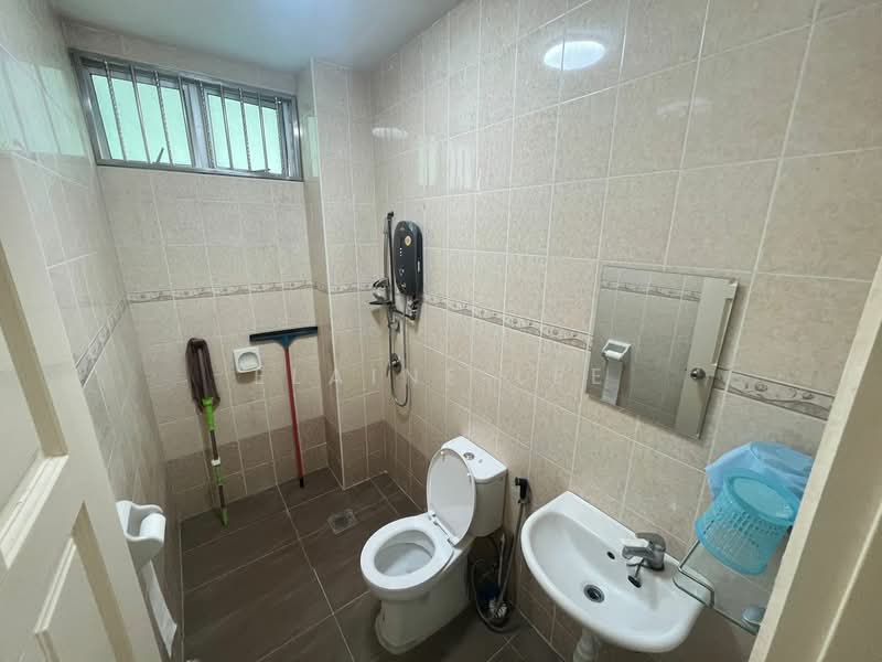 Semi-Detached House for Rent in Bayan Lepas (Penang) - Elaine Lee - Bathroom - PropertyGuru.com.my