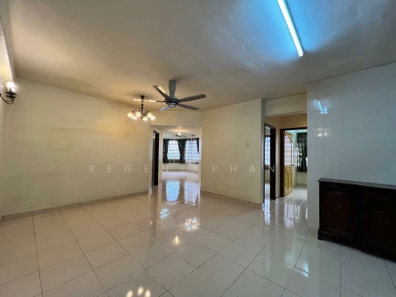Condominium for Sale at Kelana D'Putera - Regene Phang - Living Room - PropertyGuru.com.my