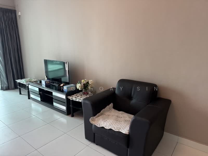 Kondominium untuk Dijual di Elit Heights @ Bayan City - Sing Hoay Sin - Living Room - PropertyGuru.com.my