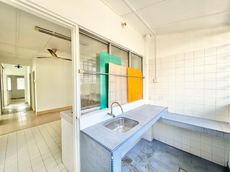 Bandar Sri Damansara untuk Untuk Dijual - RM 750,000, Apr 2026 - Kitchen - PropertyGuru.com.my