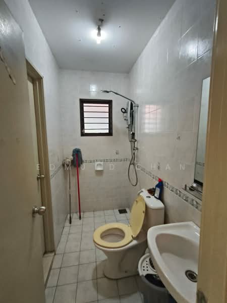 Cluster House for Sale in Taman Mutiara Indah (Puchong) - Edmund Chan - Bathroom - PropertyGuru.com.my