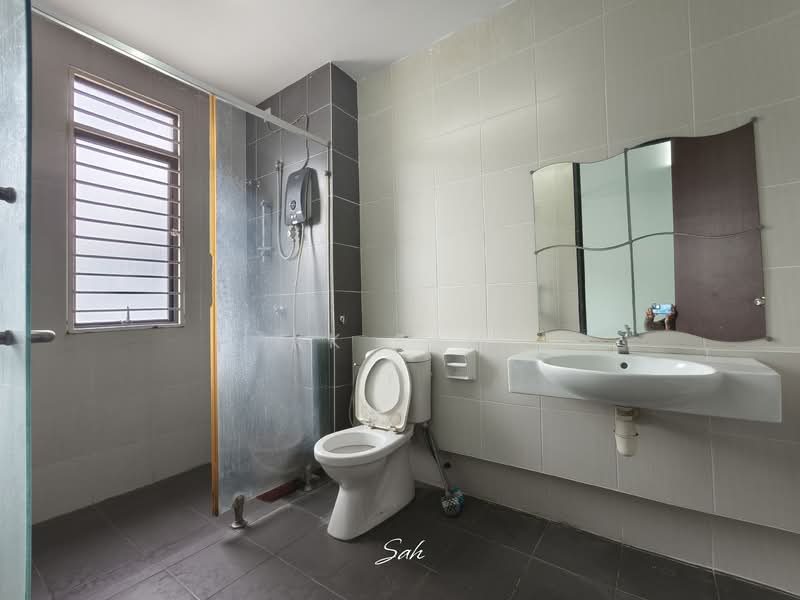 2-storey Terraced House for Sale in Kajang East (Semenyih) - KK Sah - Bathroom - PropertyGuru.com.my