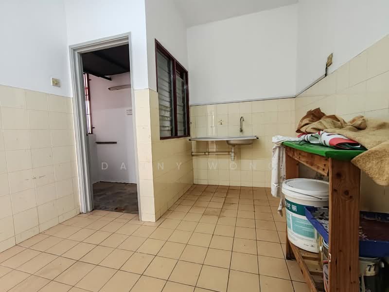 Apartment for Sale at Pangsapuri Taman Bukit Rawang Putra - Danny Wong - Kitchen - PropertyGuru.com.my