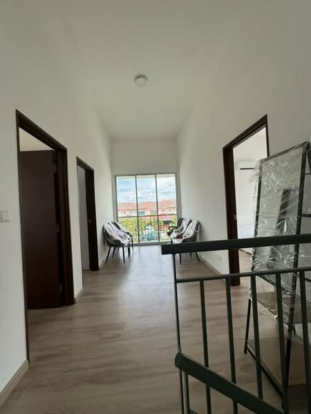 Rumah Teres 2 Tingkat untuk Disewa di Semenyih (Selangor) - HL Lau - Corridor - PropertyGuru.com.my