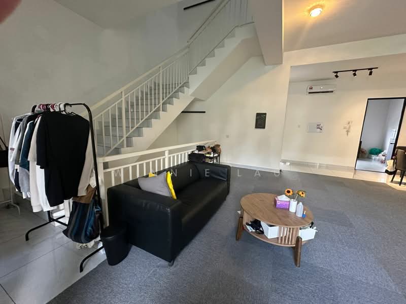 Rumah Teres 2.5 Tingkat untuk Disewa di Iskandar Puteri (Nusajaya) (Johor) - Winnie Lau - Living Room - PropertyGuru.com.my