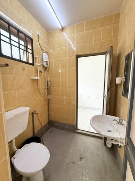 2-storey Terraced House for Sale in Taman Setia Indah (Tebrau) - Jun Xiong Tan - Bathroom - PropertyGuru.com.my