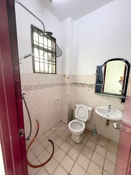 2-storey Terraced House for Sale in Taman Setia Indah (Tebrau) - Jun Xiong Tan - Bathroom - PropertyGuru.com.my