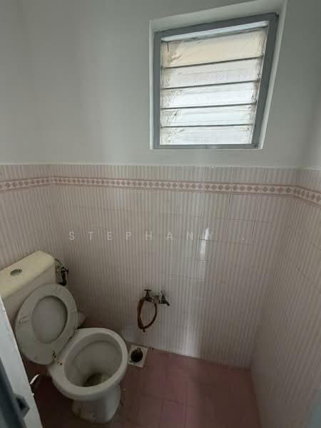 Flat for Rent at Taman Daya - Jalan Sagu 34 - Stephany . - Bathroom - PropertyGuru.com.my
