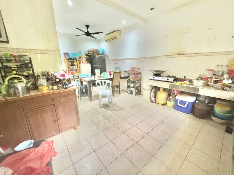 Bandar Tasik Kesuma untuk Untuk Dijual - RM 620,000, Apr 2026 - Kitchen - PropertyGuru.com.my