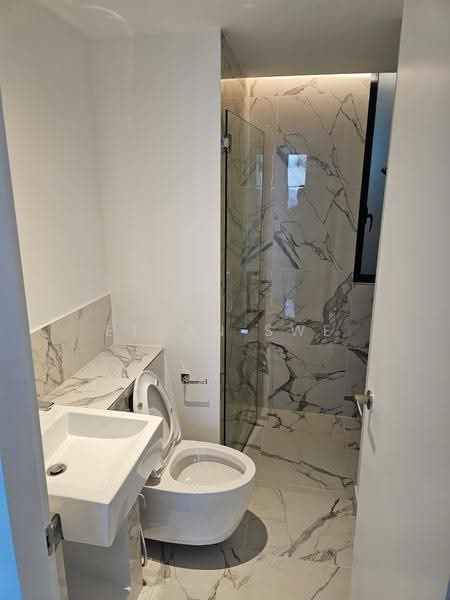 Kediaman Servis untuk Dijual di Lumi Tropicana Serviced Residence - Ethan Swe - Bathroom - PropertyGuru.com.my