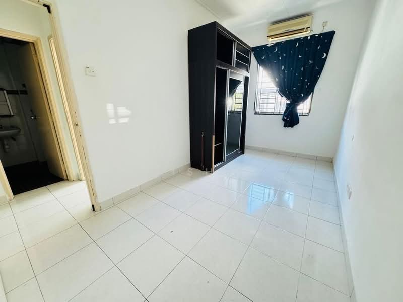 2-storey Terraced House for Sale in Taman Mount Austin (Tebrau) - Shishi . - Bedroom - PropertyGuru.com.my