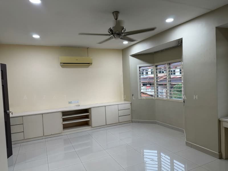 Rumah Teres 2 Tingkat untuk Dijual di Taman Sri Putra Mas (Sungai Buloh) - Aizat Saifulrullah - Interior - PropertyGuru.com.my