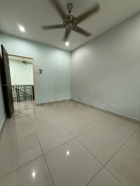 Rumah Teres 2 Tingkat untuk Dijual di Taman Sri Putra Mas (Sungai Buloh) - Aizat Saifulrullah - Interior - PropertyGuru.com.my