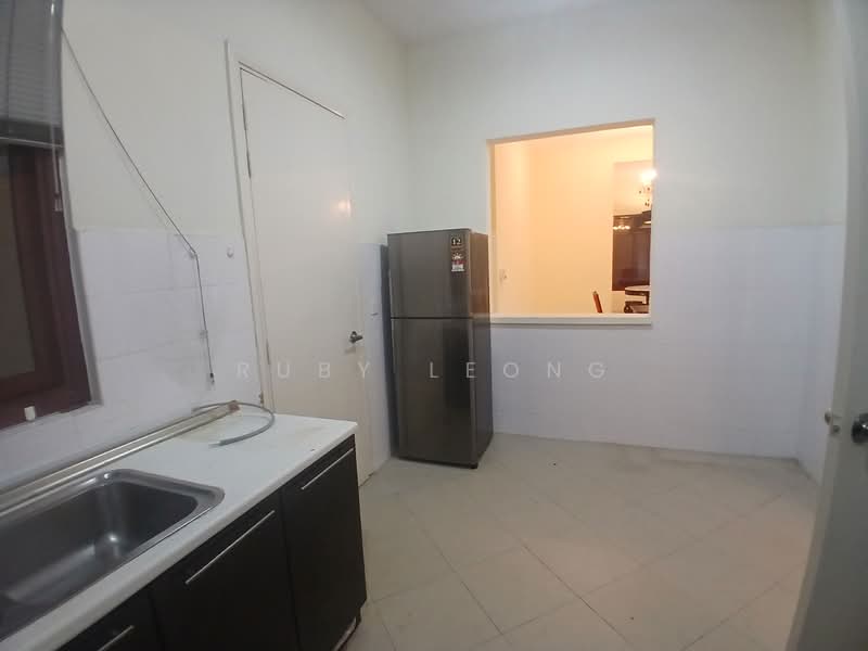 Surian Condominium untuk Untuk Disewa - RM 4,000 /bulan, Apr 2026 - Kitchen - PropertyGuru.com.my