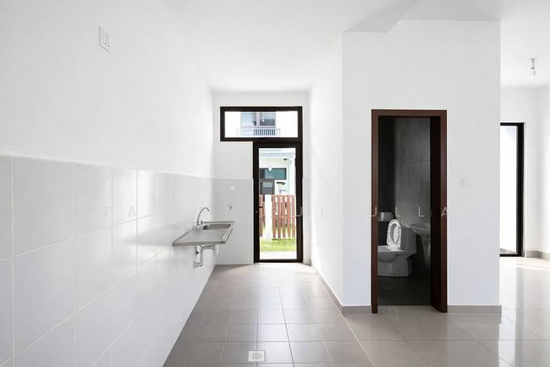 2-storey Terraced House for Sale in Setia Safiro (Cyberjaya) - Aizat Saifulrullah - Bathroom - PropertyGuru.com.my