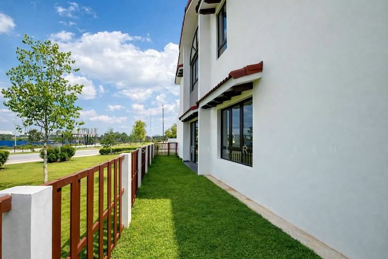 2-storey Terraced House for Sale in Setia Safiro (Cyberjaya) - Aizat Saifulrullah - Exterior - PropertyGuru.com.my