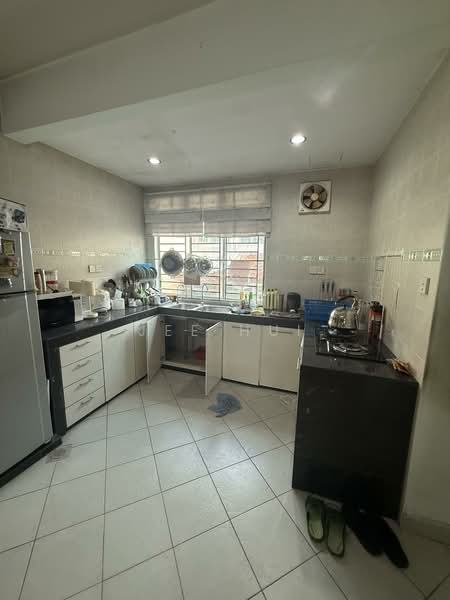 Rumah Teres 2 Tingkat untuk Dijual di Taman Skudai Indah (Skudai) - Jee Hui - Kitchen - PropertyGuru.com.my