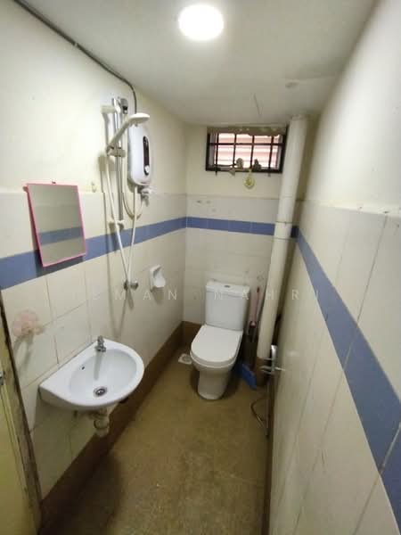 Apartment for Rent at Putra Damai - Ilman Nahri - Bathroom - PropertyGuru.com.my