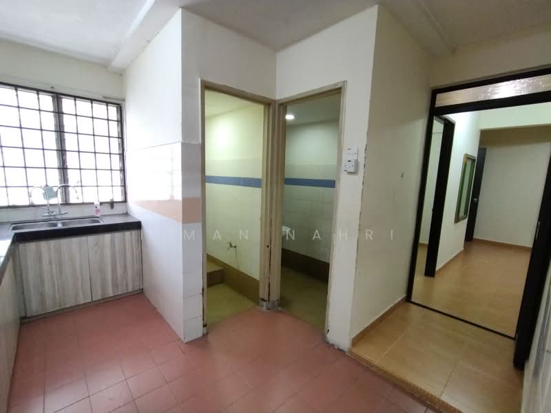 Apartment for Rent at Putra Damai - Ilman Nahri - Kitchen - PropertyGuru.com.my