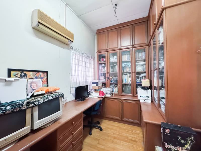 Bukit Jelutong untuk Untuk Dijual - RM 1,350,000, Apr 2026 - Study - PropertyGuru.com.my