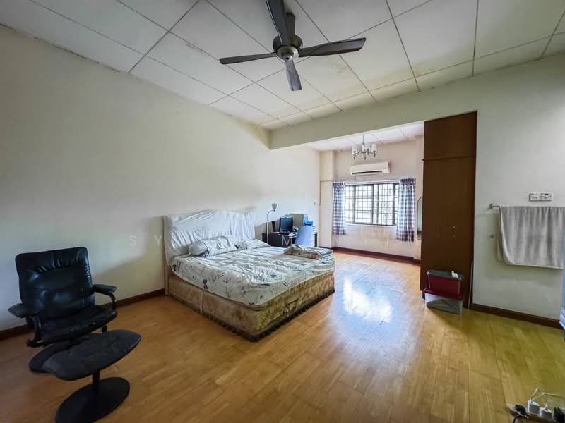 Bukit Jelutong untuk Untuk Dijual - RM 1,350,000, Apr 2026 - Bedroom - PropertyGuru.com.my
