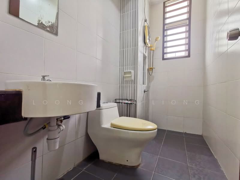 SuriaMas Suites untuk Untuk Dijual - RM 388,000, Apr 2026 - Bathroom - PropertyGuru.com.my