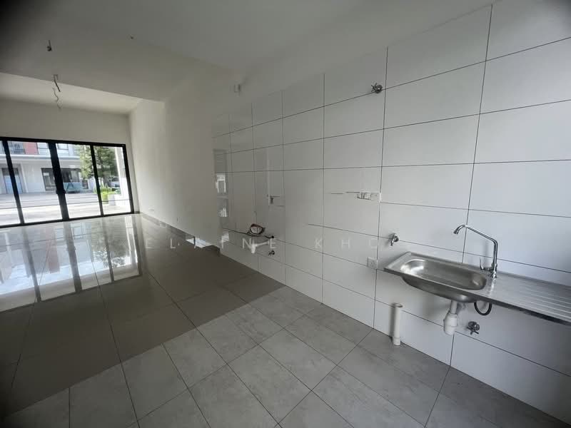 Semi-Detached House for Sale in Kota Kemuning (Shah Alam) - Elaine Khoo - Kitchen - PropertyGuru.com.my