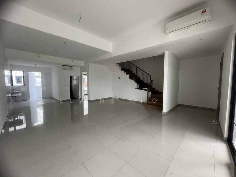 Semi-Detached House for Sale in Kota Kemuning (Shah Alam) - Elaine Khoo - Living Room - PropertyGuru.com.my