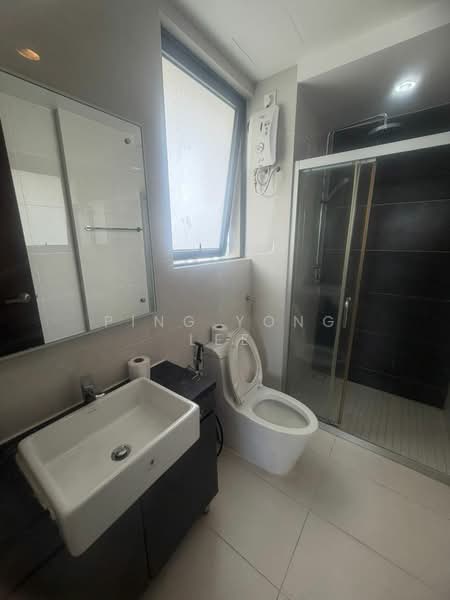 Condominium for Sale at Bay Point @ Country Garden Danga Bay - Ping Yong Lee - Bathroom - PropertyGuru.com.my
