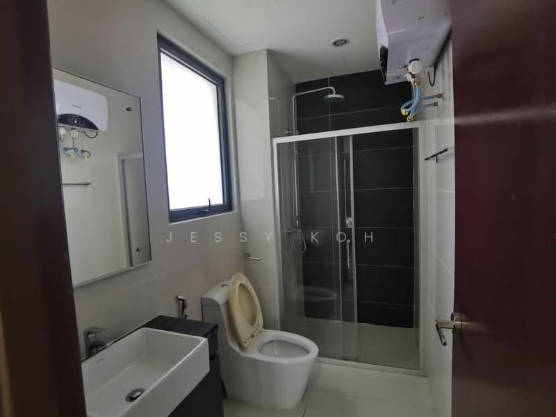 Condominium for Rent at Amberside @ Country Garden Danga Bay - Jessy Koh - Bathroom - PropertyGuru.com.my