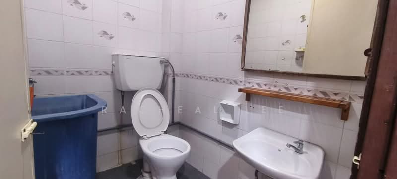 Rumah Teres 2 Tingkat untuk Dijual di Bandar Tasik Selatan (Kuala Lumpur) - Racheal Lee - Bathroom - PropertyGuru.com.my