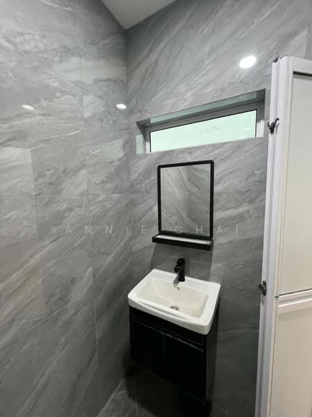 1-storey Terraced House for Sale in Taman Puteri Wangsa (Ulu Tiram) - Annie Chai - Bathroom - PropertyGuru.com.my