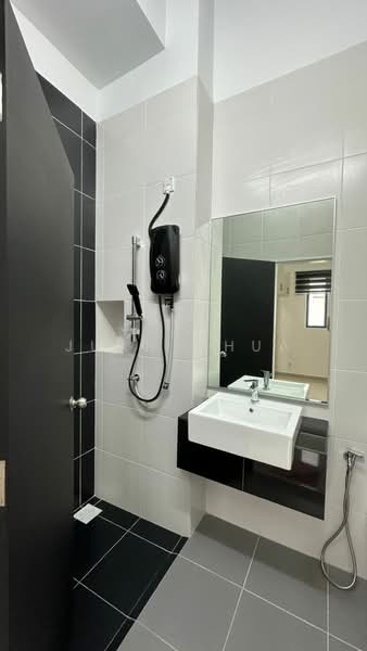 2-storey Terraced House for Rent in Iskandar Puteri (Nusajaya) (Johor) - Juan Chua - Bathroom - PropertyGuru.com.my