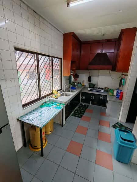 Tampoi Taman Bukit Mewah Double Storey untuk Untuk Disewa - RM 2,200 /bulan, Apr 2026 - Kitchen - PropertyGuru.com.my