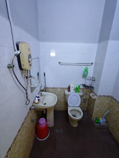 Tampoi Taman Bukit Mewah Double Storey untuk Untuk Disewa - RM 2,200 /bulan, Apr 2026 - PropertyGuru.com.my