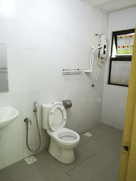 Serin Residency untuk Untuk Dijual - RM 628,000, Apr 2026 - Bathroom - PropertyGuru.com.my