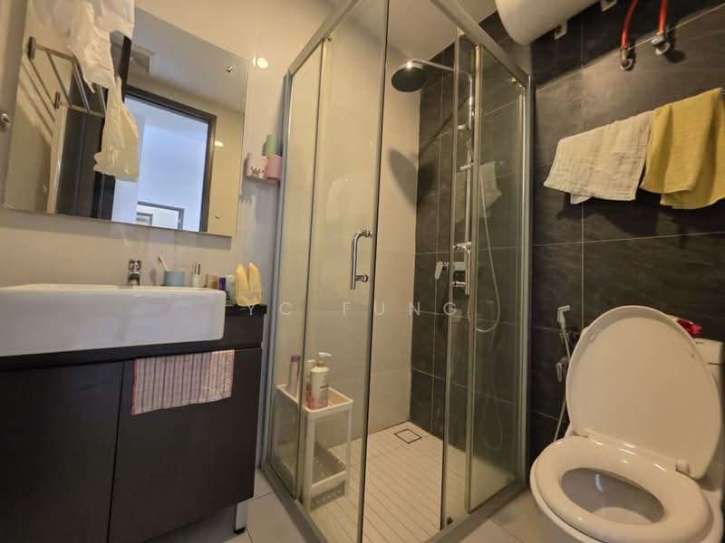 Bay Point @ Country Garden Danga Bay untuk Untuk Disewa - RM 2,400 /bulan, Apr 2026 - Bathroom - PropertyGuru.com.my