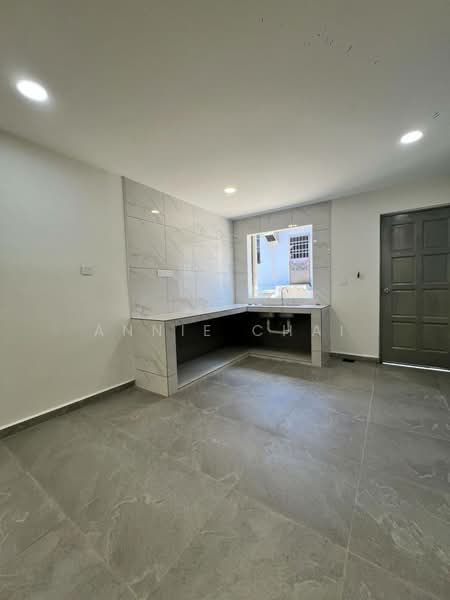 2-storey Terraced House for Sale in Taman Bukit Kempas (Tampoi) - Annie Chai - Kitchen - PropertyGuru.com.my