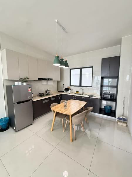 Condominium for Rent at Royal Strand @ Country Garden Danga Bay - Kelly Chen - Kitchen - PropertyGuru.com.my