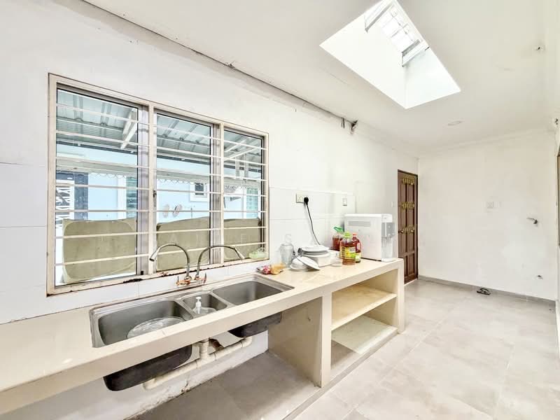 Seksyen 19 Shah Alam untuk Untuk Dijual - RM 580,000, Apr 2026 - Kitchen - PropertyGuru.com.my